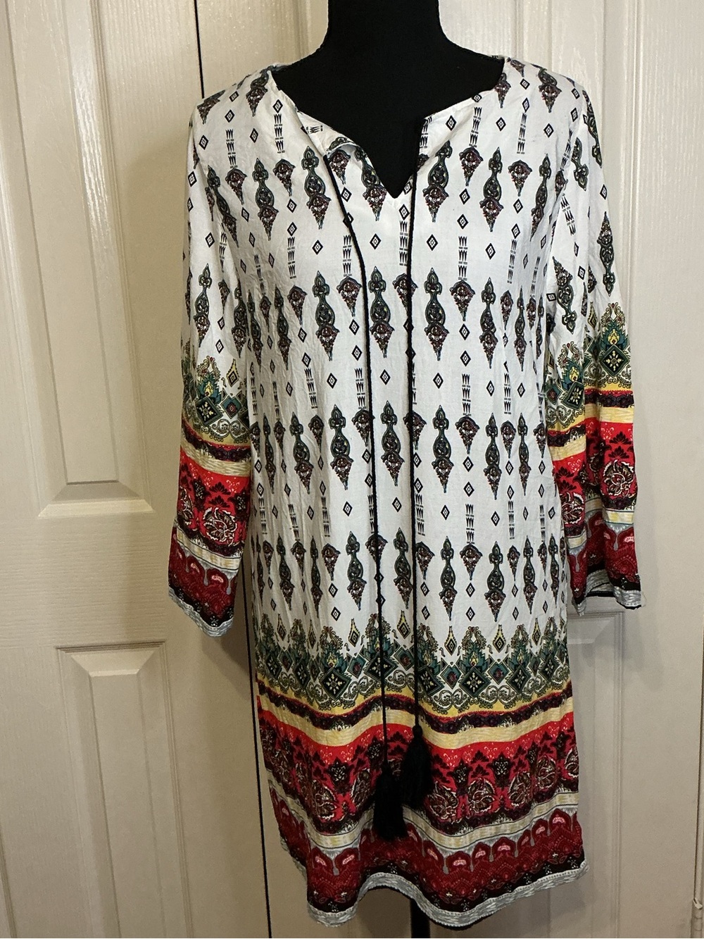 Bohemian Printed Long Sleeve Tunic Top in White with Red & Green Accents Sz M